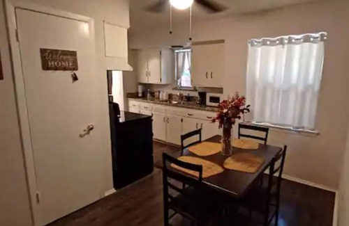Shady Shores Cottage | Cozy Cottage close to Lake Lewisville boat Ramp