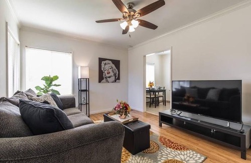 Burbank Apartment | Cozy Cottage - Full Kitchen & At-Home Comfort