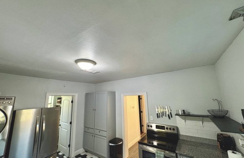 Gonzales House | 🏡Cozy Cottage Home located in the heart of Gonzales !