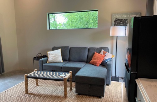 Mount Vernon Cottage | Cozy cottage in charming downtown Mount Vernon.