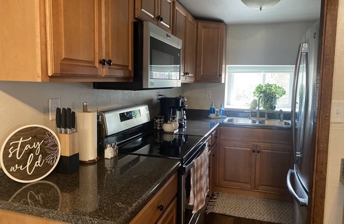 Hartville Cottage | Cozy Cottage in Hartville, Guernsey State Park