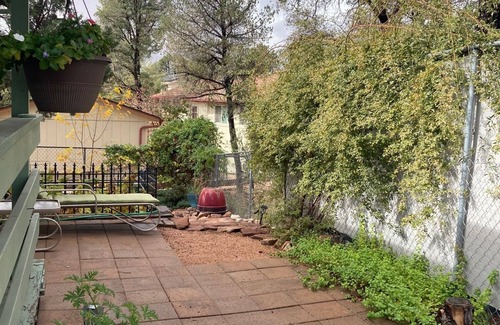 Payson Cottage | Cozy cottage in the pines, quiet and close to town.
