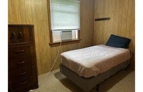 Waynesboro House | Cozy Cottage near Skiing, Gettysburg, and Hiking