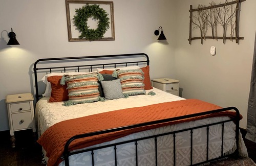 Shelbyville Other | Cozy cottage on beautiful Chickapoo Farm with amazing views.