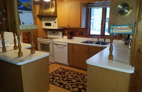 Star Prairie Cabin | Cozy cottage on Cedar Lake