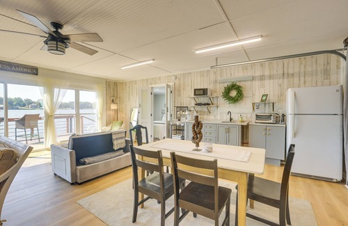 Wilsonville Cottage | Cozy Cottage on Main Channel of Lay Lake