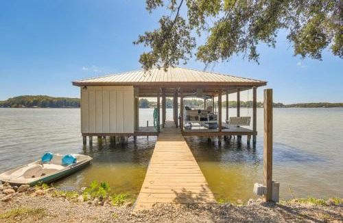 Wilsonville House | Cozy Cottage on Main Channel of Lay Lake