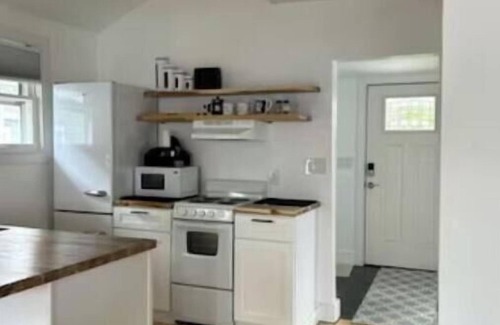 Malta House | Cozy Cottage on Saratoga Lake