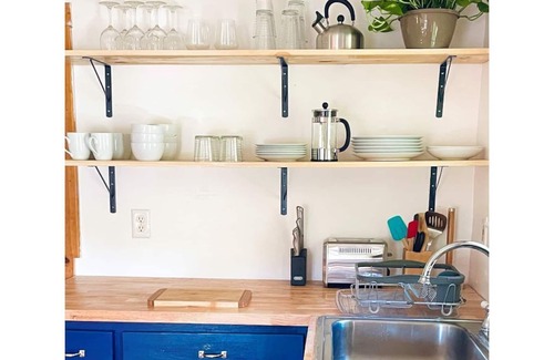 Livingston Manor Cottage | Cozy Cottage with Jacuzzi, Fire Pit and Reading Nook!