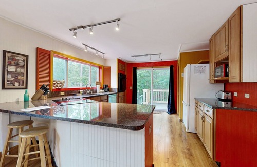Bar Harbor House | Cozy cottage with fast WiFi & full kitchen - 1 mile to downtown & next to Acadia
