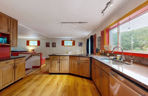 Bar Harbor House | Cozy cottage with fast WiFi & full kitchen - 1 mile to downtown & next to Acadia