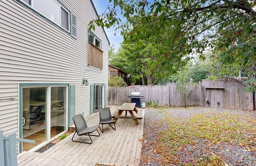 Bar Harbor House | Cozy cottage with fast WiFi & full kitchen - 1 mile to downtown & next to Acadia