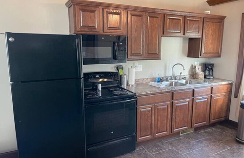 Millersburg Cottage | Cozy Cottage With Pool Table & Seasonal Pool