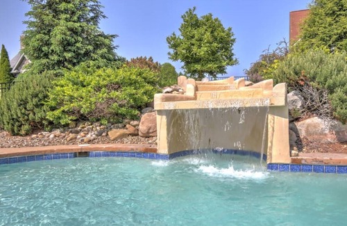 Millersburg Cottage | Cozy Cottage With Pool Table & Seasonal Pool