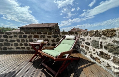 Polignac Cottage | Cozy Cottage with Sunny Terrace near UNESCO Heritage and Hiking Trails