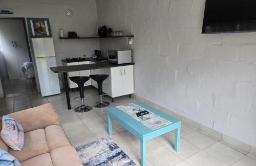 Sandbaai House | Cozy Cottage