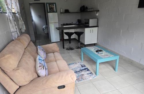 Sandbaai House | Cozy Cottage