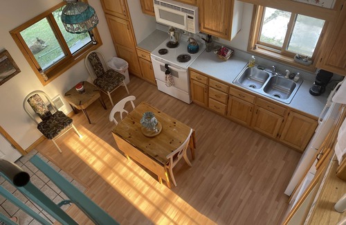 Lucerne Cabin | Cozy country Cabin on the Big Horn River, 7 miles from Hot Springs.