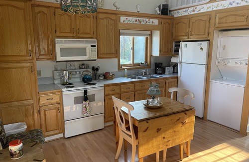 Lucerne Cabin | Cozy country Cabin on the Big Horn River, 7 miles from Hot Springs.