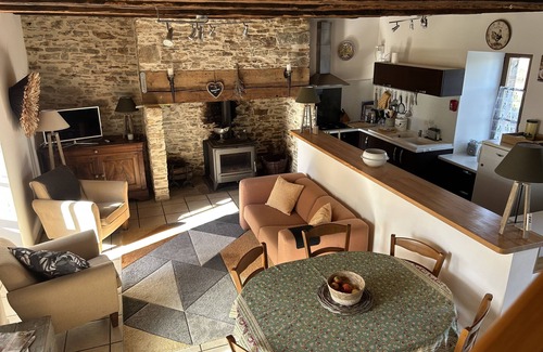 Jumilhac-le-Grand Cottage | Cozy country home with private pool