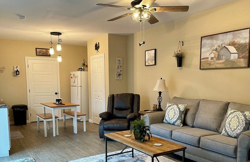 Indian Mound Apartment | Cozy Country Getaway