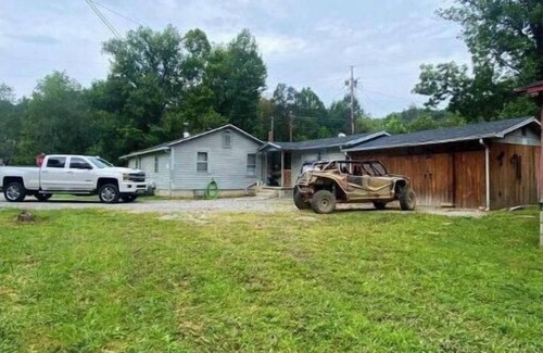 La Follette House | Cozy Country Home for all ATV Riders! Direct Access to Tackett and Royal Blue!
