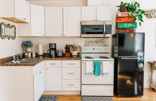 Crescent City Apartment | Cozy country retreat 5 minutes from the beach and redwoods.