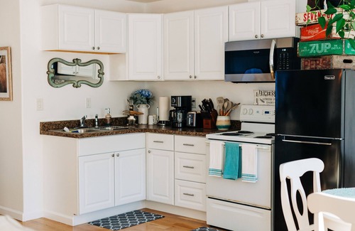 Crescent City Apartment | Cozy country retreat 5 minutes from the beach and redwoods.