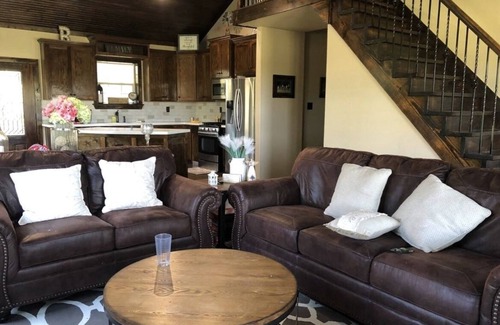 Buffalo Other | Cozy country retreat- a wonderful place to relax and refresh.