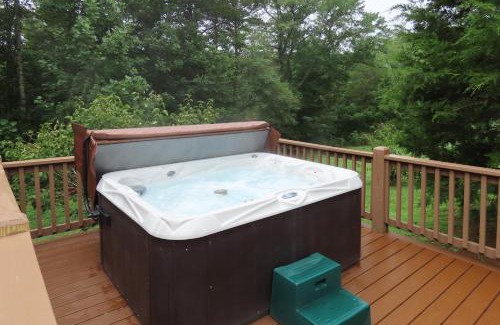 Whittier House | Cozy Couples Getaway with Hot Tub Fox Ridge Cabin