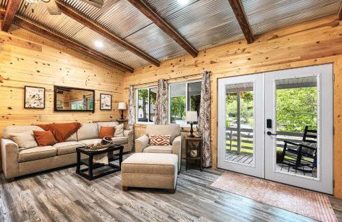 Camdenton House | Cozy Cove Cabin - The Perfect Ozark Retreat