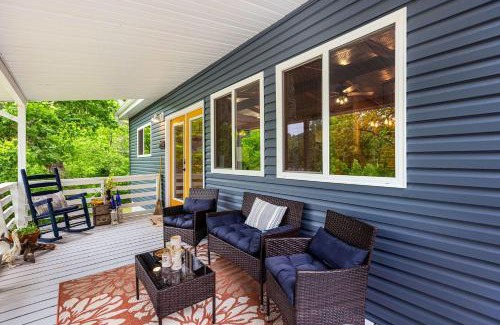 Camdenton House | Cozy Cove Cabin - The Perfect Ozark Retreat