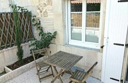 Jonzac Apartment | Cozy Cozy