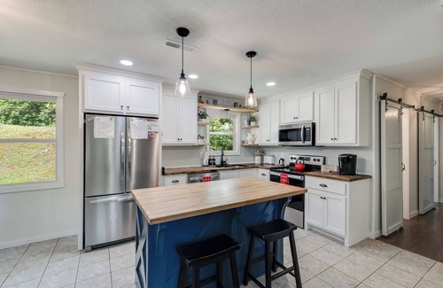 Upper Peachtree Cottage | Cozy Creekside Cottage near Folk School, Murphy, and Hayesville