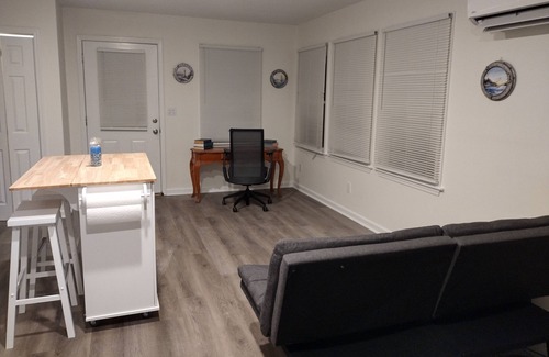 Shelbyville Condo | Cozy Creekside Studio