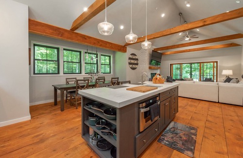 Sky Valley House | Cozy Dog Friendly Golf Area Retreat w/Deck & Fireplace