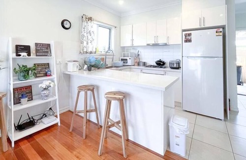 Clayton South House | Cozy Double Bed Shared Bathroom Stay @Clayton