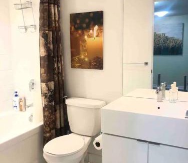 CityPlace Apartment | Cozy Downtown 1BR Den Free Parking near CN Tower