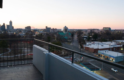 Medical District Apartment | Cozy Downtown Luxury High-Rise Luxury: Sleeps 4