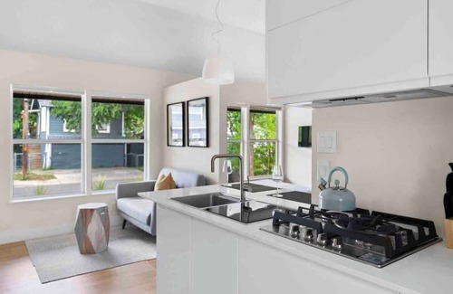 West Campus Apartment | Cozy Downtown Studio - near UT