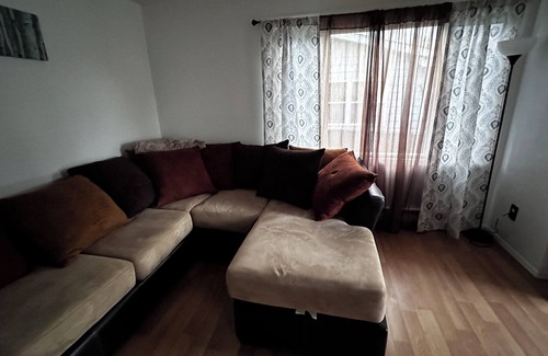 Taku - Campbell House | Cozy duplex