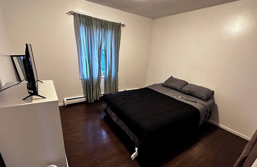 Taku - Campbell House | Cozy duplex