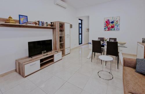 Gzira Apartment | Cozy escape in vibrant Gżira