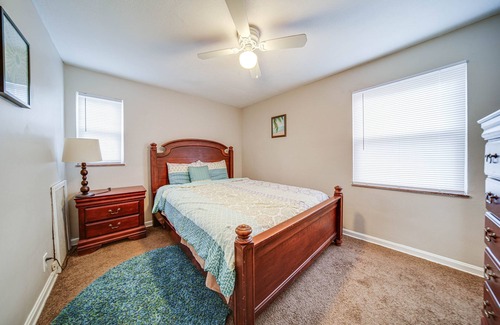 Euclid Apartment | Cozy Euclid Apartment: Near Downtown!