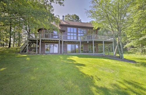 Brill House | Cozy Expansive Lakefront Getaway with Spacious Deck!
