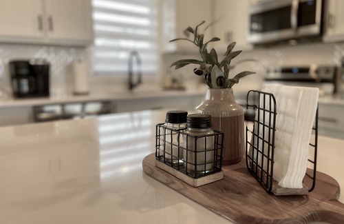 Penhook House | Cozy Fall Retreat ✦ Lakefront ✦ Hot Tub ✦ Fire Pit ✦ Fully Stocked Kitchen