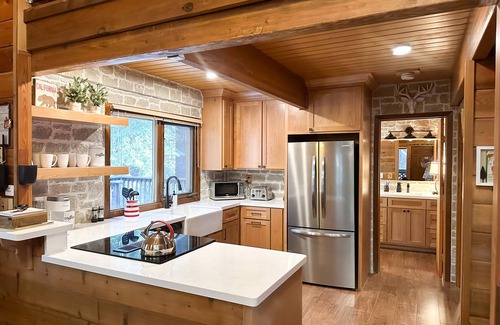 Fish Camp Cabin | Cozy Family Cabin Near Yosemite