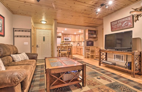 Mammoth Lakes Condo | Cozy Family Condo in Mammoth Lakes w/Balcony