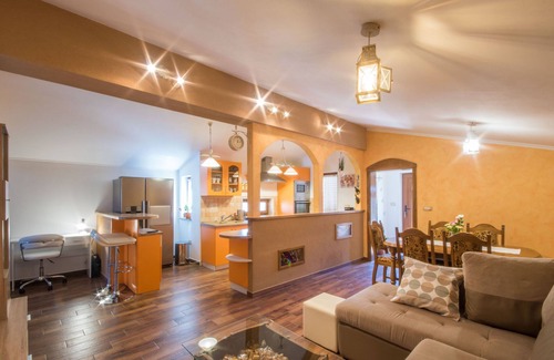 Karojba Villa | Cozy family-friendly fenced villa, pool and outdoor jacuzzi