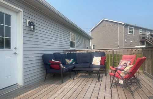 Kensington House | Cozy Family Home in the heart of Kensington. Close to all amenities!